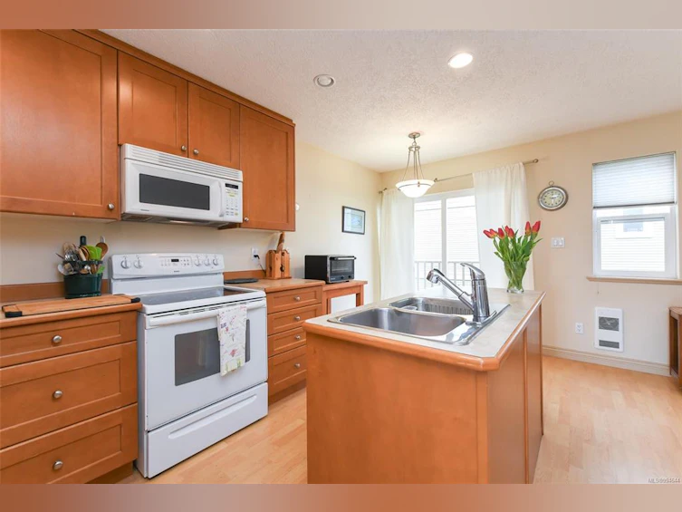 3-2475 Mansfield Drive, Courtenay, BC, V9N 2M2 - 6