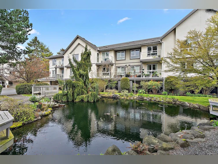 301-2227 James White Boulevard, Sidney, BC, V8L 1Z5 - 5