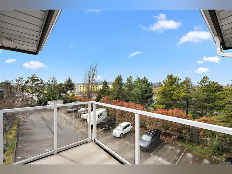 301-2227 James White Boulevard, Sidney, BC, V8L 1Z5 - 11