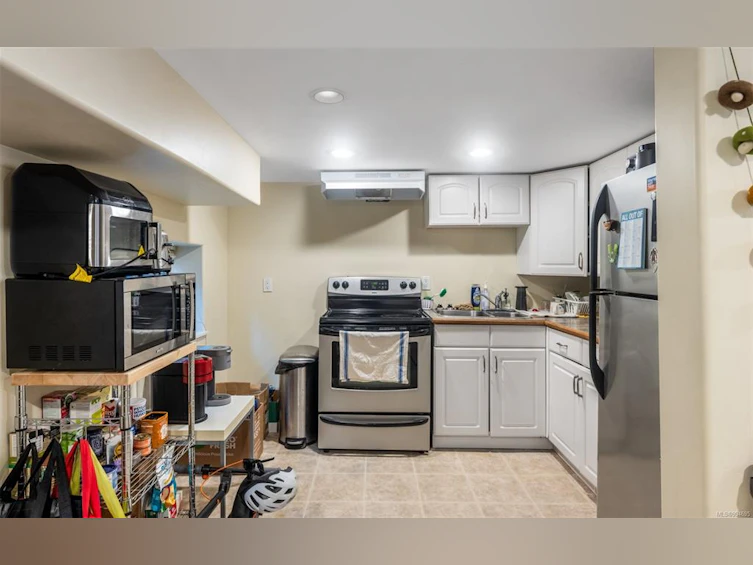 1330 Haultain Street, Victoria, BC, V8R 2J5 - 28