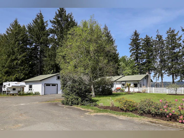 7410 Yake Road, Fanny Bay, BC, V0R 1W0 - 32