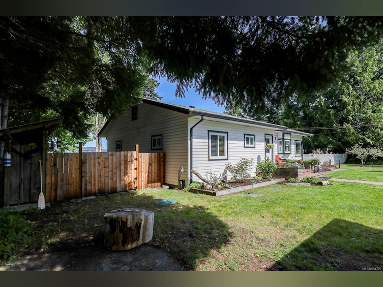 7410 Yake Road, Fanny Bay, BC, V0R 1W0 - 34