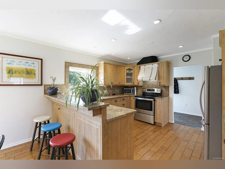 7410 Yake Road, Fanny Bay, BC, V0R 1W0 - 24