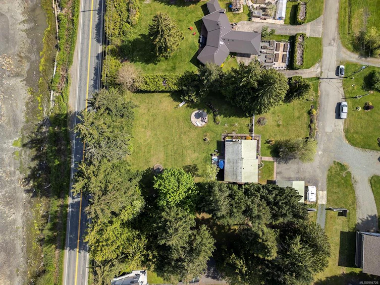 7410 Yake Road, Fanny Bay, BC, V0R 1W0 - 48