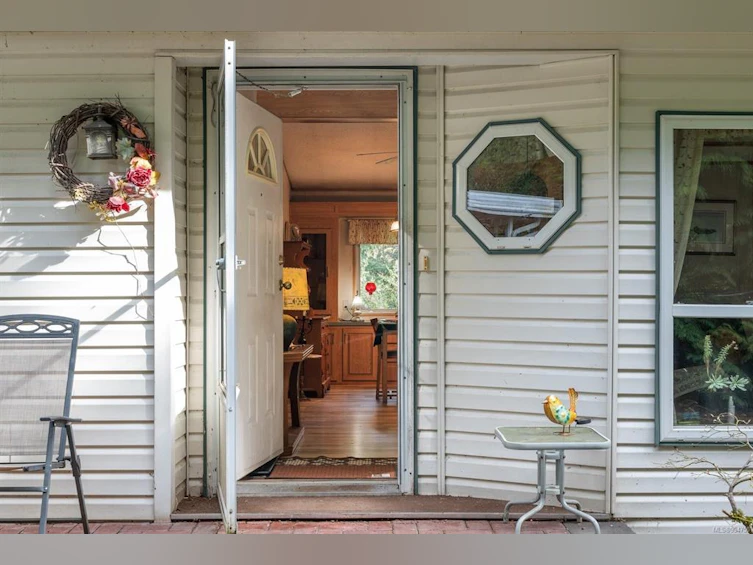 8352 Bayview Park Drive, Nanaimo, BC, V0R 2H0 - 2