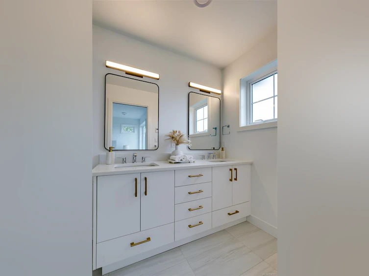 Unit 2-3907 Cedar Hill Road, Saanich, BC, V8P 3Z8 - 20