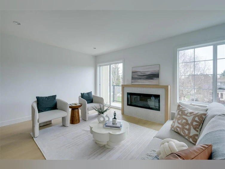 Unit 1-3907 Cedar Hill Road, Saanich, BC, V8P 3Z8 - 3