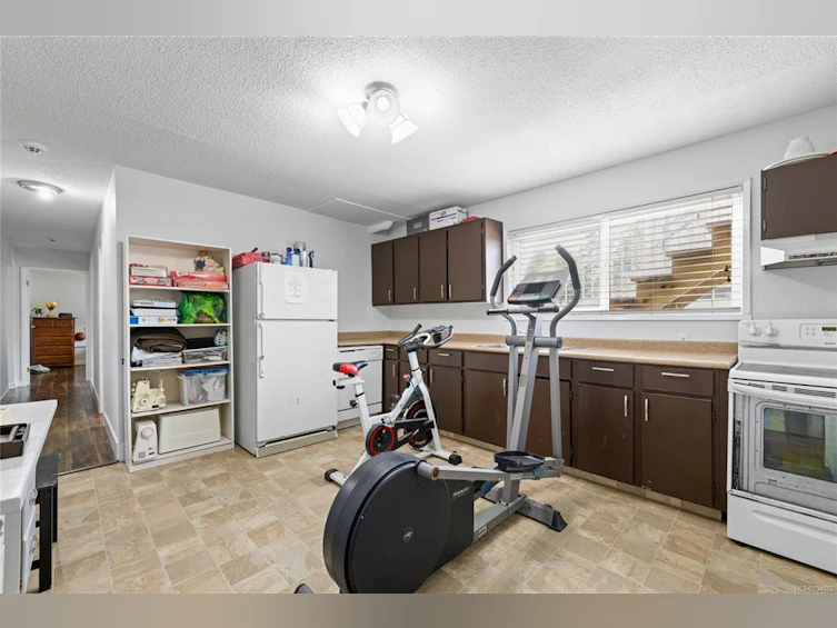 695 Bruce Avenue, Nanaimo, BC, V9R 3Y9 - 6
