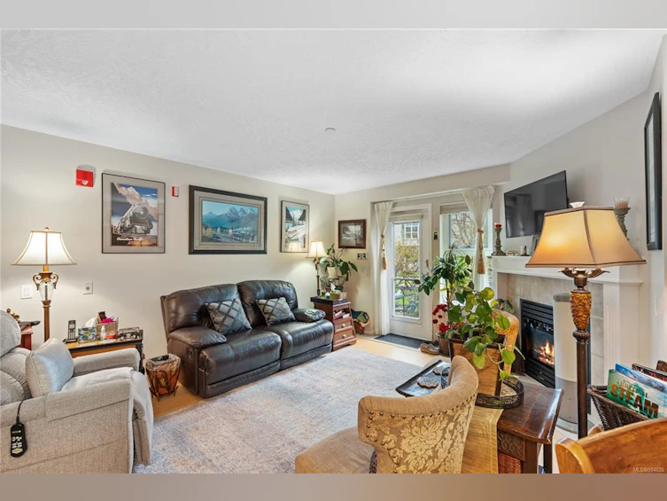 101-1070 Southgate Street, Victoria, BC, V8V 2Z2 - 4