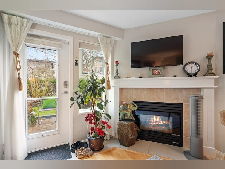 101-1070 Southgate Street, Victoria, BC, V8V 2Z2 - 5