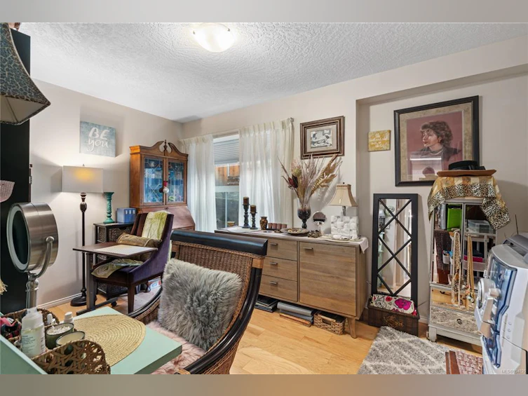 101-1070 Southgate Street, Victoria, BC, V8V 2Z2 - 16