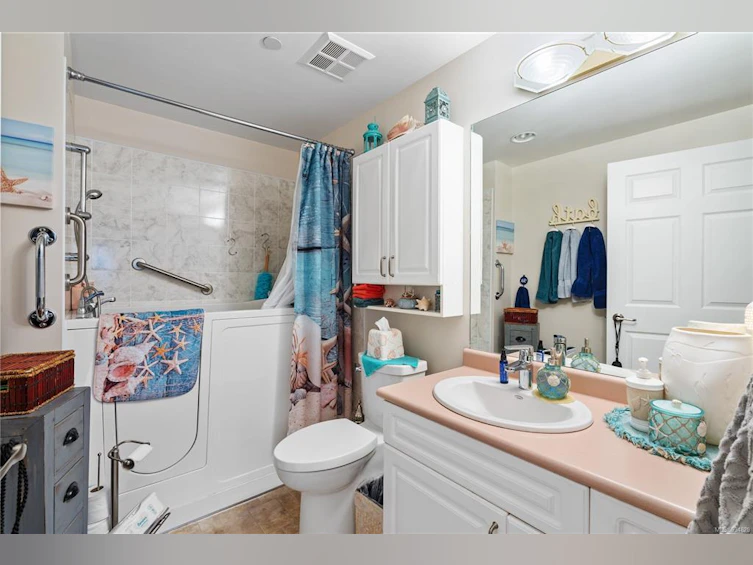 101-1070 Southgate Street, Victoria, BC, V8V 2Z2 - 17