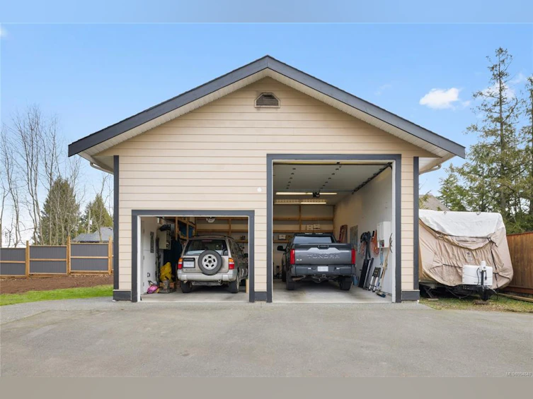 852 Breakwater Road, French Creek, BC, V9P 1Z8 - 8