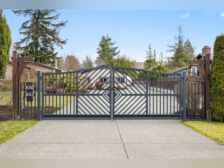 852 Breakwater Road, French Creek, BC, V9P 1Z8 - 13