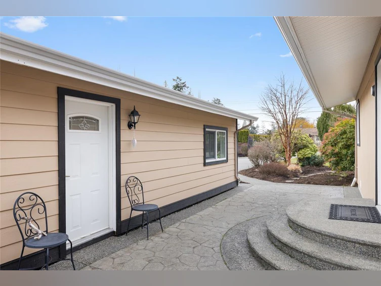 852 Breakwater Road, French Creek, BC, V9P 1Z8 - 35