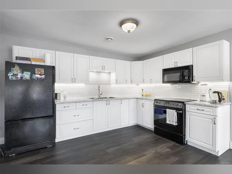 852 Breakwater Road, French Creek, BC, V9P 1Z8 - 37