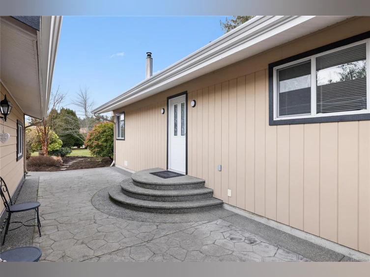 852 Breakwater Road, French Creek, BC, V9P 1Z8 - 43