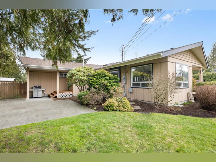 852 Breakwater Road, French Creek, BC, V9P 1Z8 - 51