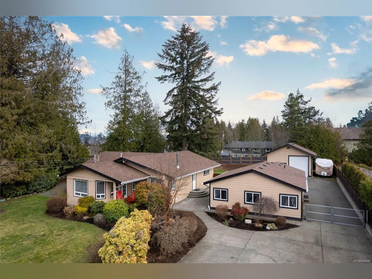 852 Breakwater Road, French Creek, BC, V9P 1Z8 - 54