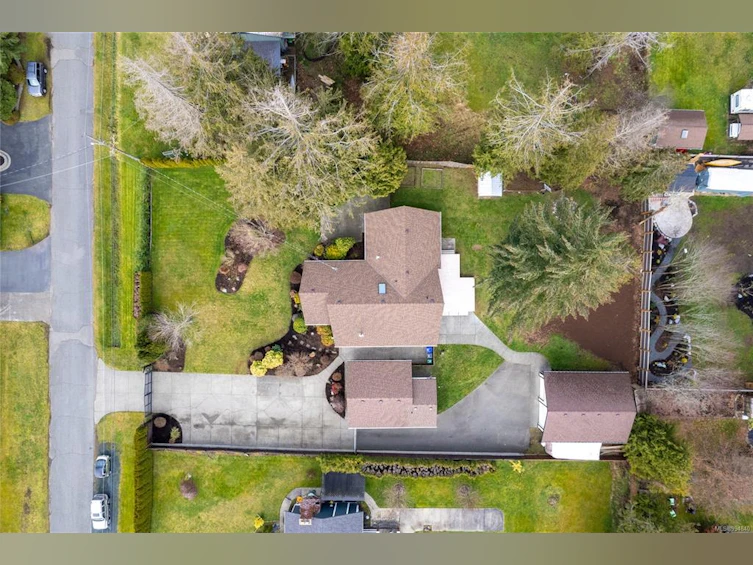852 Breakwater Road, French Creek, BC, V9P 1Z8 - 58