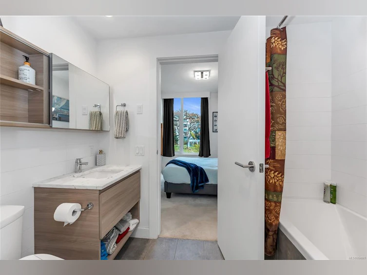 211-70 Saghalie Road, Victoria, BC, V9A 0G9 - 11