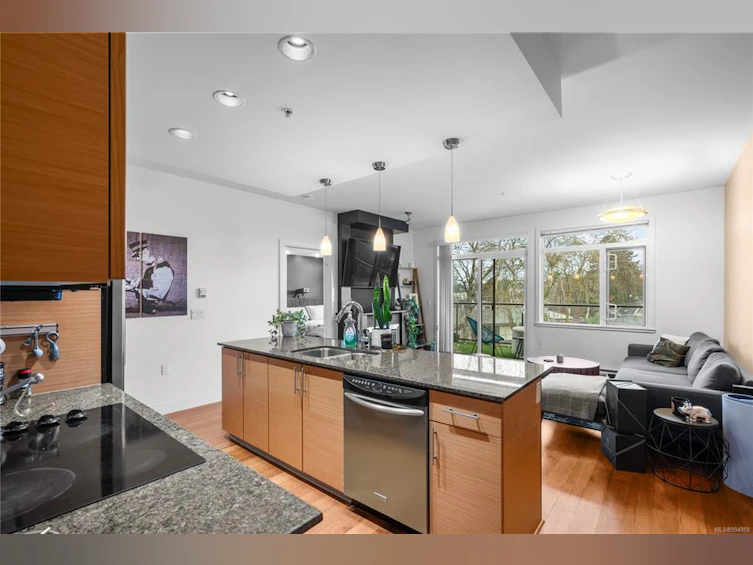 306-3614 Richmond Road, Saanich, BC, V8P 4R5 - 12