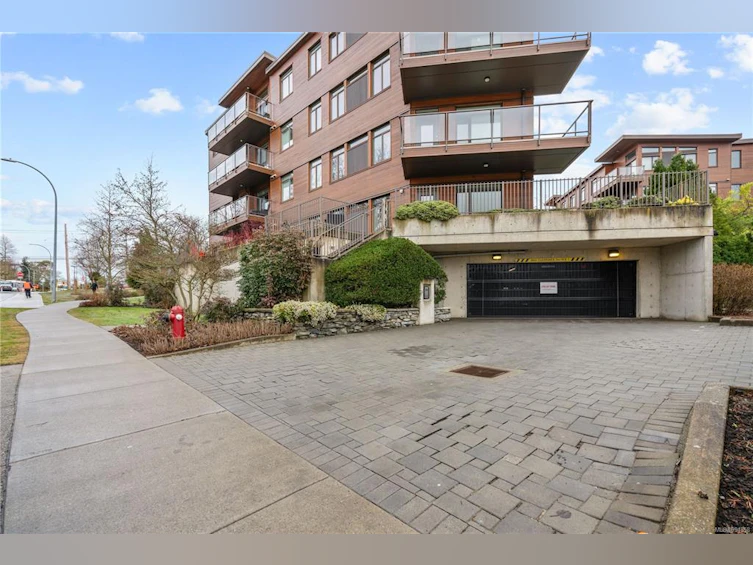 306-3614 Richmond Road, Saanich, BC, V8P 4R5 - 35