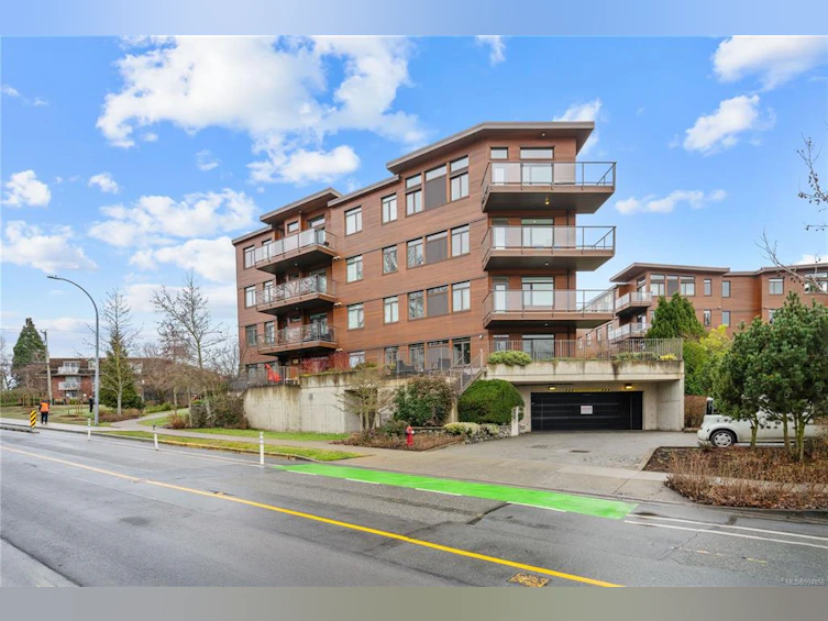 306-3614 Richmond Road, Saanich, BC, V8P 4R5 - 36