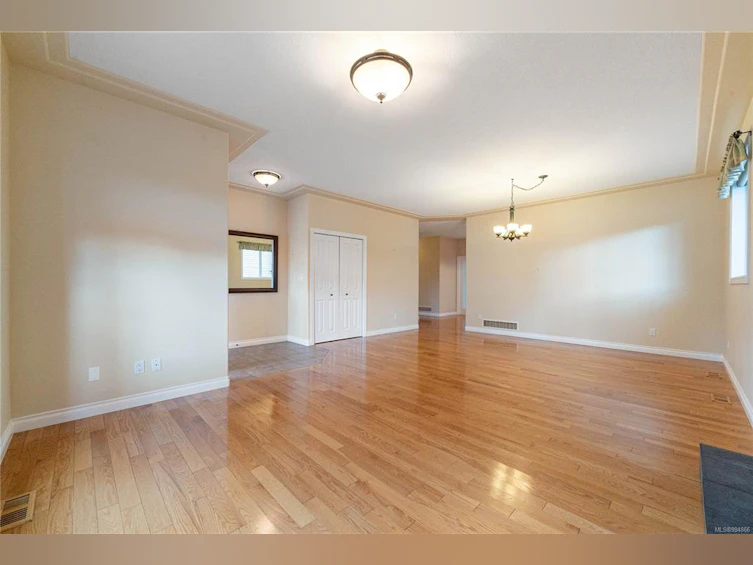 5202 Dunster Road, Nanaimo, BC, V9T 2Z3 - 4