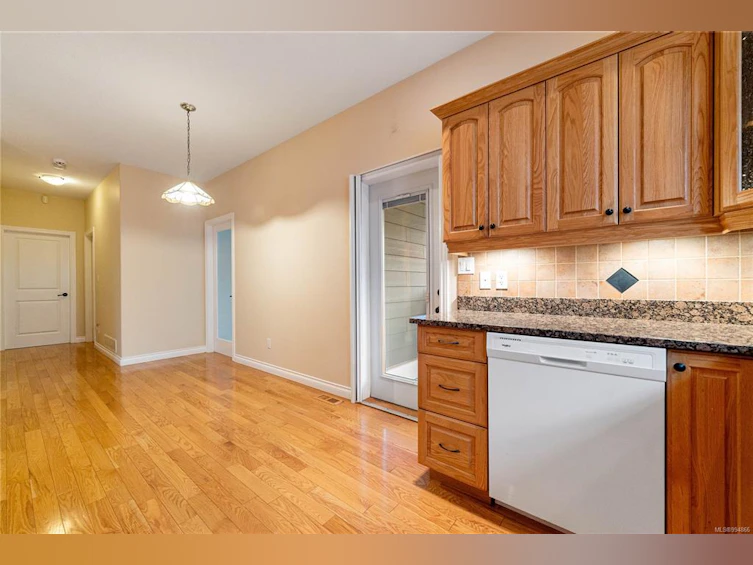 5202 Dunster Road, Nanaimo, BC, V9T 2Z3 - 13