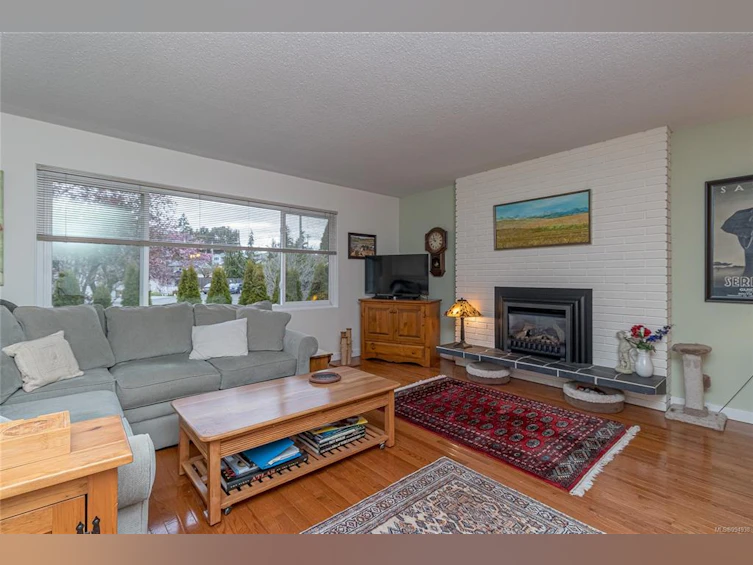 209 Lions Way, Ladysmith, BC, V9G 1N1 - 2