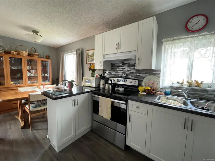 2425 9th Avenue, Port Alberni, BC, V9Y 2N2 - 9