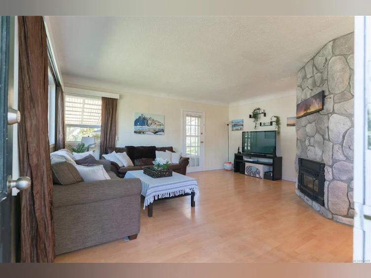 2413 14th Avenue, Port Alberni, BC, V9Y 2Y1 - 4