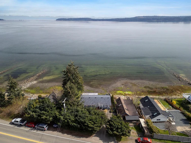 5614 S Island Highway, Union Bay, BC, V0R 3B0 - 11