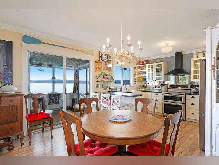 5614 S Island Highway, Union Bay, BC, V0R 3B0 - 21