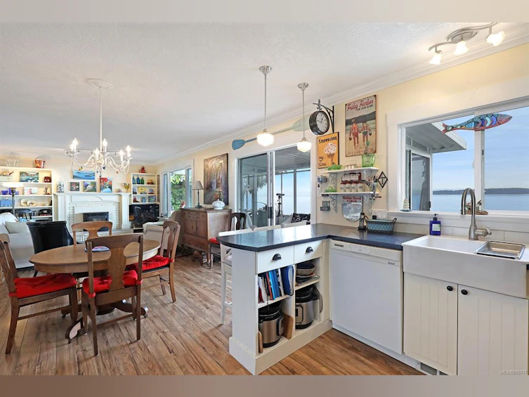5614 S Island Highway, Union Bay, BC, V0R 3B0 - 23