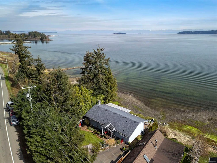 5614 S Island Highway, Union Bay, BC, V0R 3B0 - 2