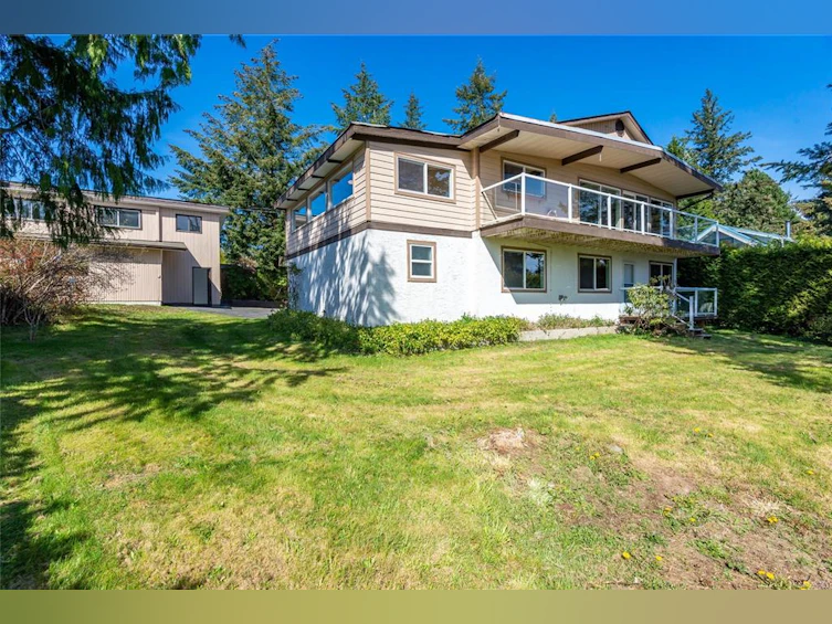 233 Quadra Loop, Quadra Island, BC, V0P 1N0 - 2