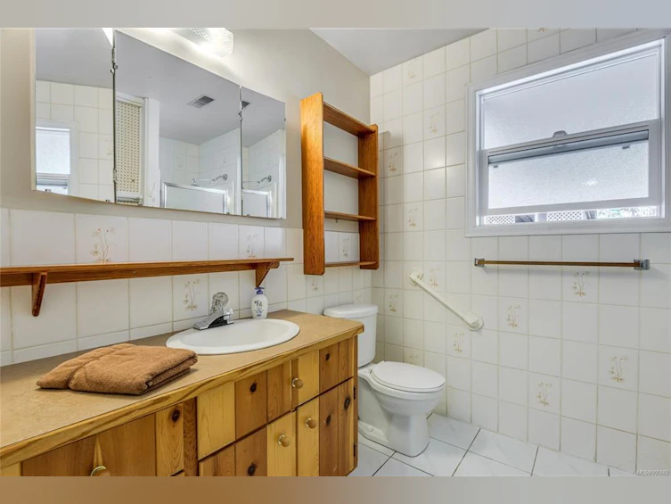 233 Quadra Loop, Quadra Island, BC, V0P 1N0 - 32