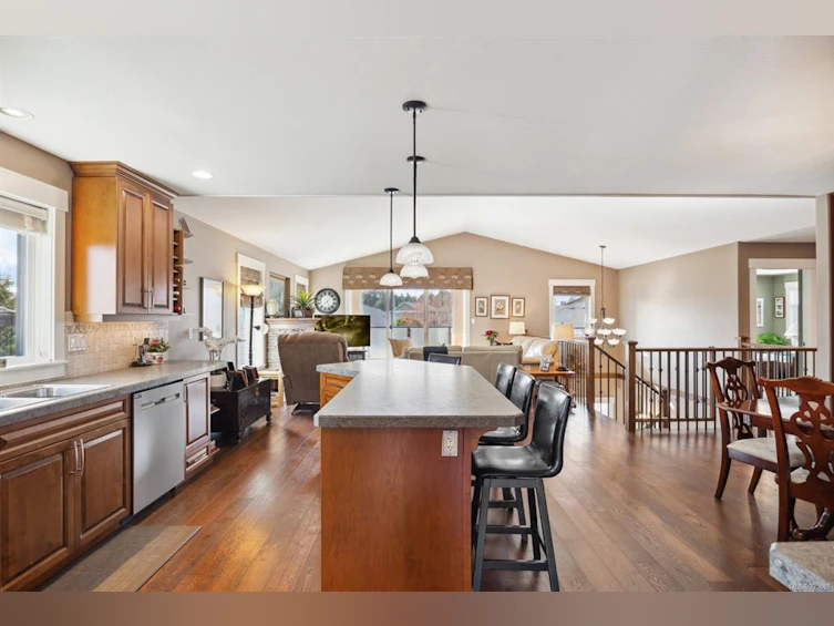 2403 Tiger Moth Place, Comox, BC, V9M 4J4 - 9