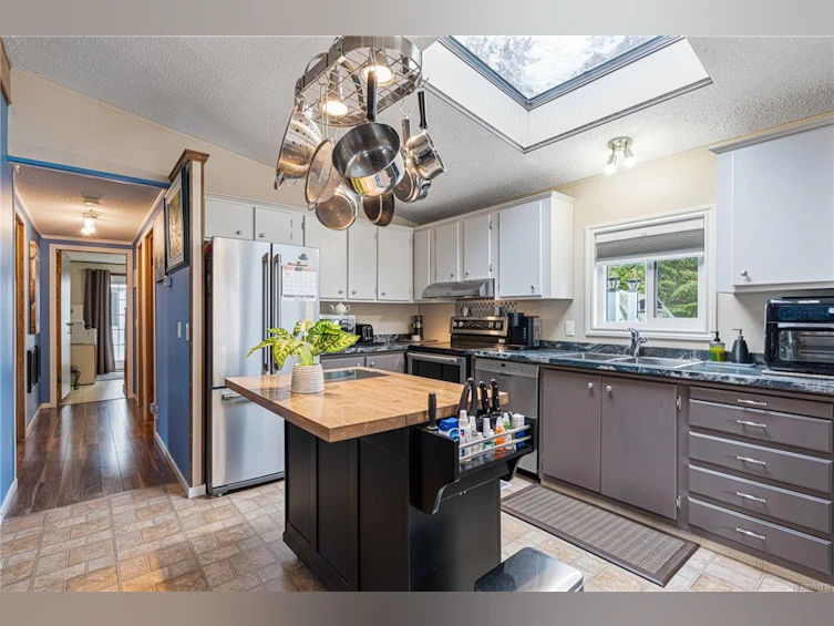 330 Horne Lake Road, Qualicum Beach, BC, V9K 1Z6 - 11