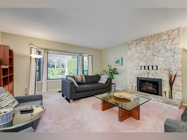4521 Pheasantwood Terrace, Saanich, BC, V8X 4Z4 - 2