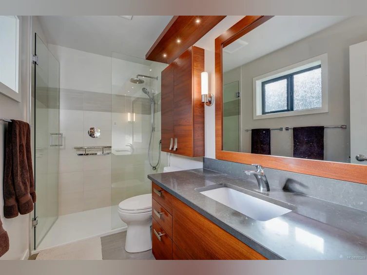 4521 Pheasantwood Terrace, Saanich, BC, V8X 4Z4 - 15