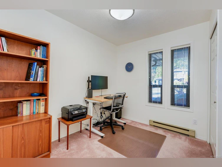4521 Pheasantwood Terrace, Saanich, BC, V8X 4Z4 - 18
