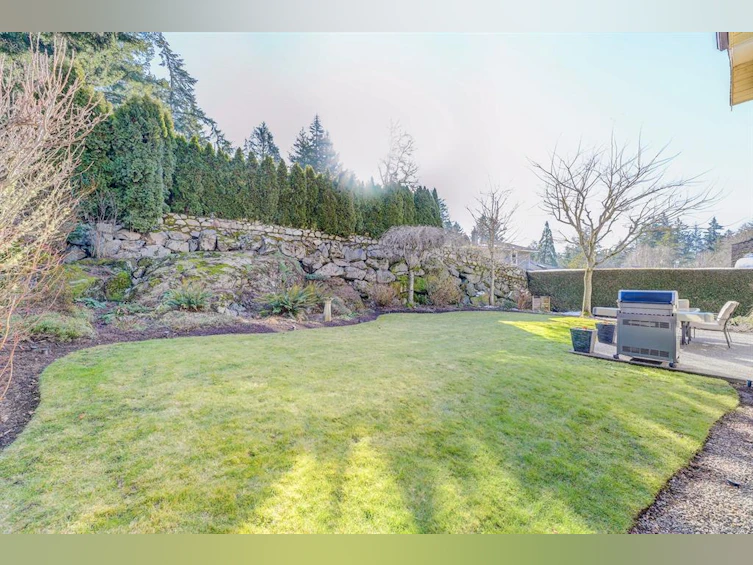 4521 Pheasantwood Terrace, Saanich, BC, V8X 4Z4 - 22