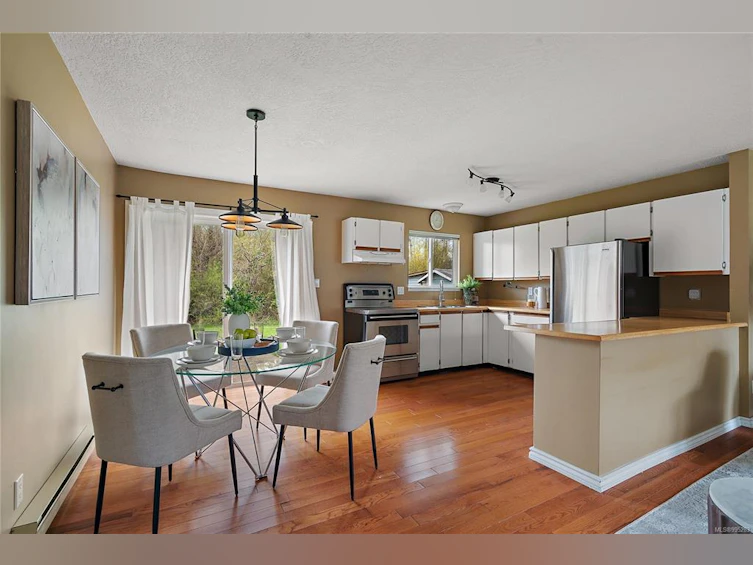 9615 Barnes Place, Sidney, BC, V8L 4X7 - 3