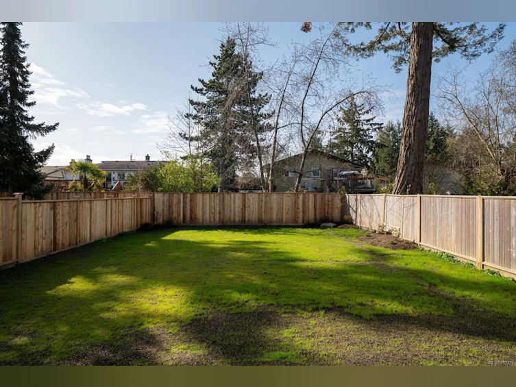 2269 Adela Place, Sidney, BC, V8L 1R1 - 25