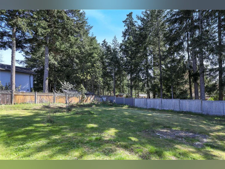 600 Sumac Drive, Qualicum Beach, BC, V9K 1A8 - 32