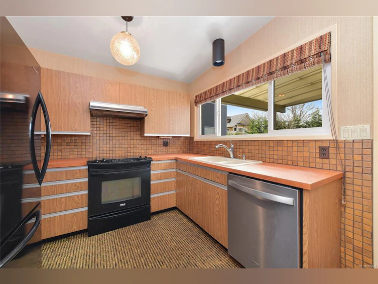 112 Moss Street, Victoria, BC, V8V 4M3 - 9