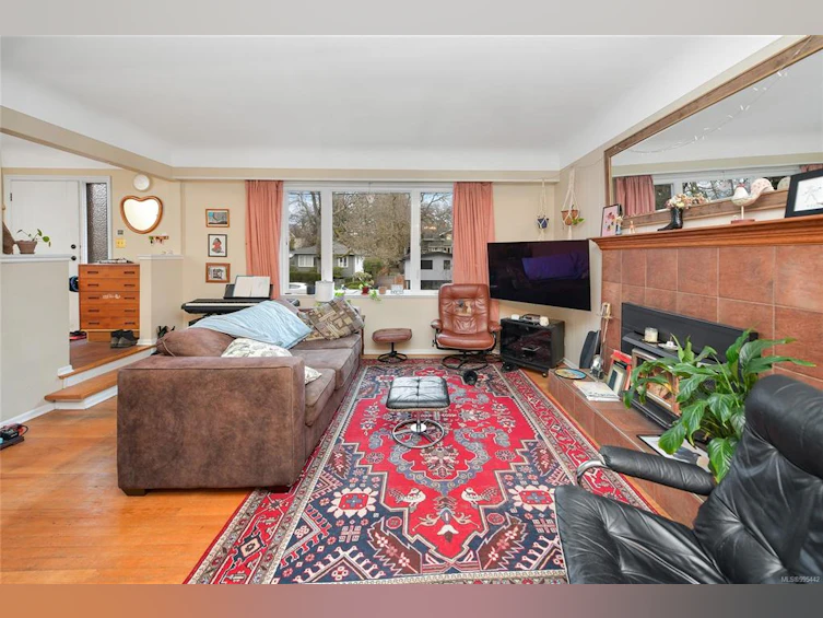 984 Brighton Crescent, Victoria, BC, V8S 2G5 - 4